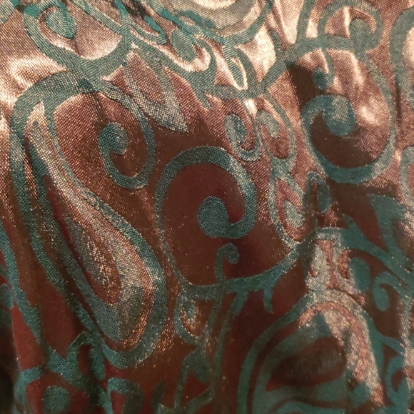 GNT Women's shawl (wrap) 38x38 inches - Picture 5 of 5